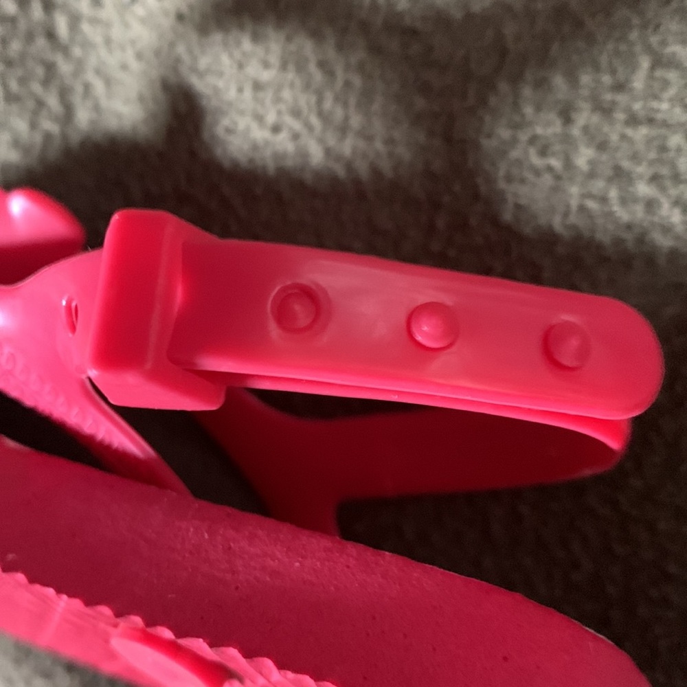Toddler girl’s pink polka dot sandals.  Adjustable strap.  Size M (7-8). - Picture 4 of 6